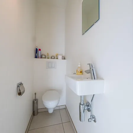 Modern Coastal Penthouse Stay, Cleaning Included Appartement *