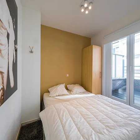 Modern Coastal Penthouse Stay, Cleaning Included Middelkerke