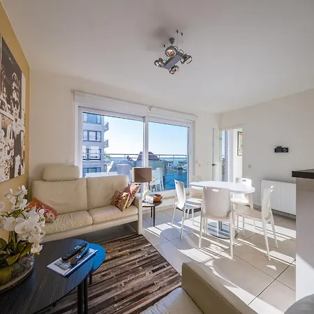 Modern Coastal Penthouse Stay, Cleaning Included