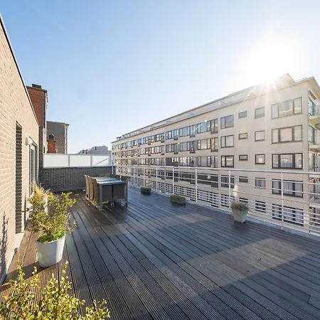 Modern Coastal Penthouse Stay, Cleaning Included Appartement *